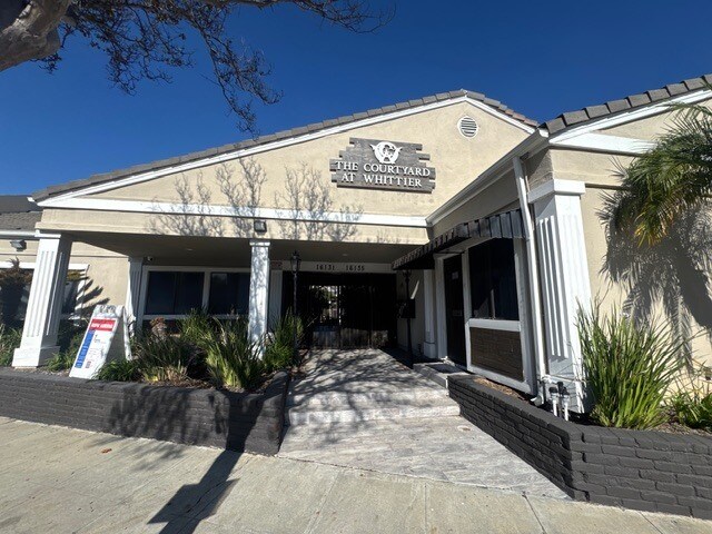 16131 Whittier Blvd, Whittier, CA à louer - Photo du bâtiment - Image 3 de 9