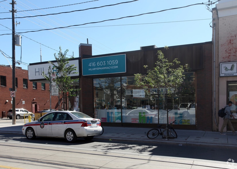 811 Dundas St W, Toronto, ON à louer - Photo du bâtiment - Image 2 de 4
