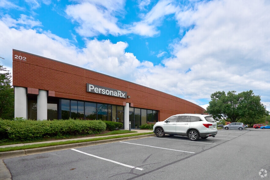202 Perry Pky, Gaithersburg, MD for lease - Building Photo - Image 2 of 4