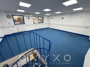 1-5 Bristol Way, Slough à louer Photo intérieure- Image 1 de 2