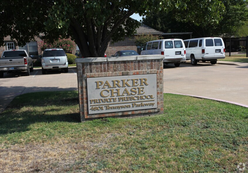 4801 Tennyson Pky, Plano, TX à vendre - Photo du bâtiment - Image 2 de 3