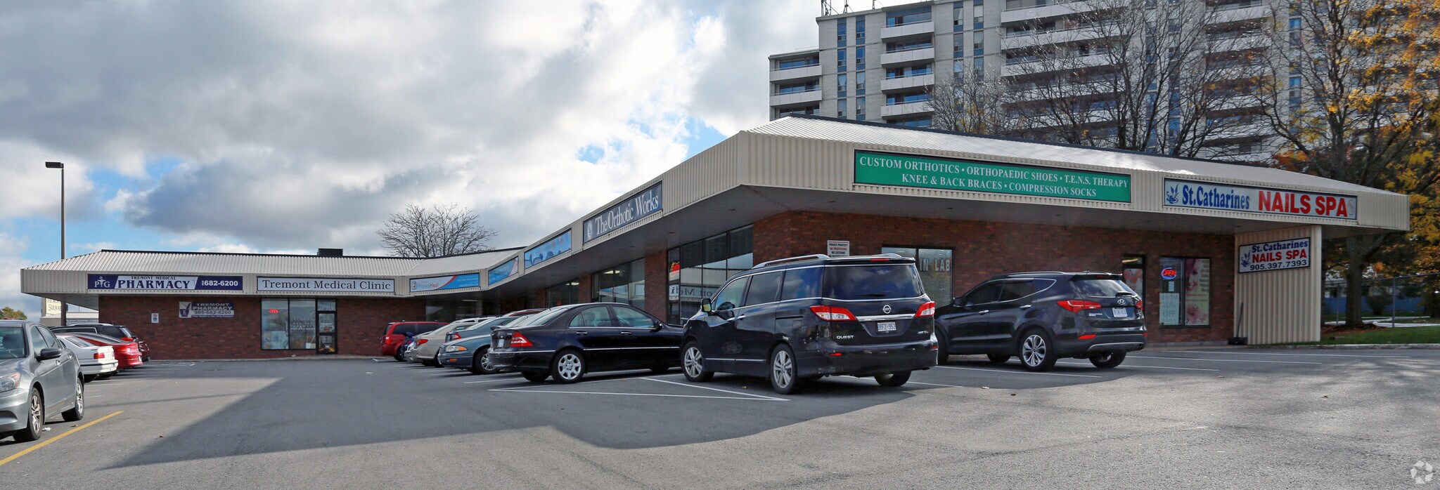 2 Tremont Dr, St Catharines, ON for sale Primary Photo- Image 1 of 1