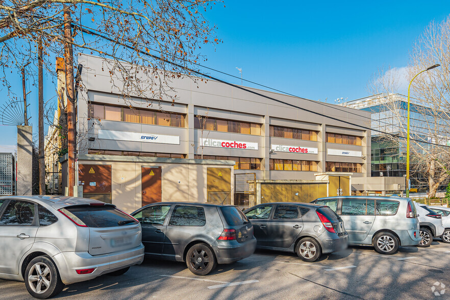 Calle Valportillo i, 11, Alcobendas, Madrid for sale - Primary Photo - Image 1 of 6