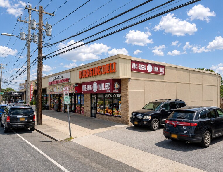 269-279 Burnside Ave, Lawrence, NY à vendre - Photo principale - Image 1 de 2