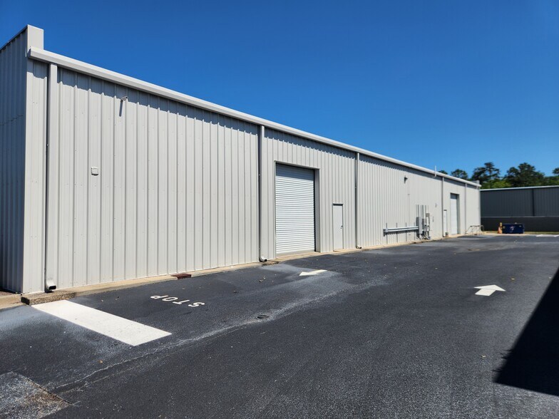200 Commerce Center Dr, Brunswick, GA à vendre - Photo du bâtiment - Image 2 de 7
