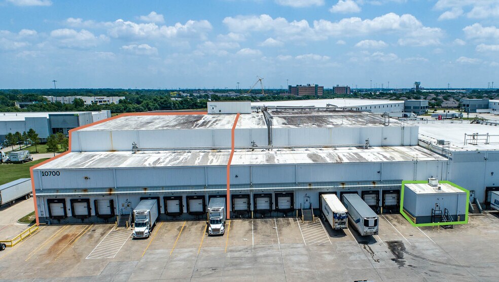 10700 Telge Rd, Houston, TX à louer - Photo du bâtiment - Image 2 de 5
