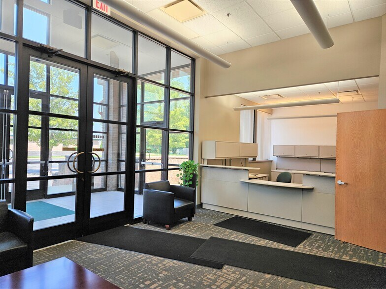 4800 Concentric Blvd, Saginaw, MI à louer - Hall d’entrée - Image 2 de 41