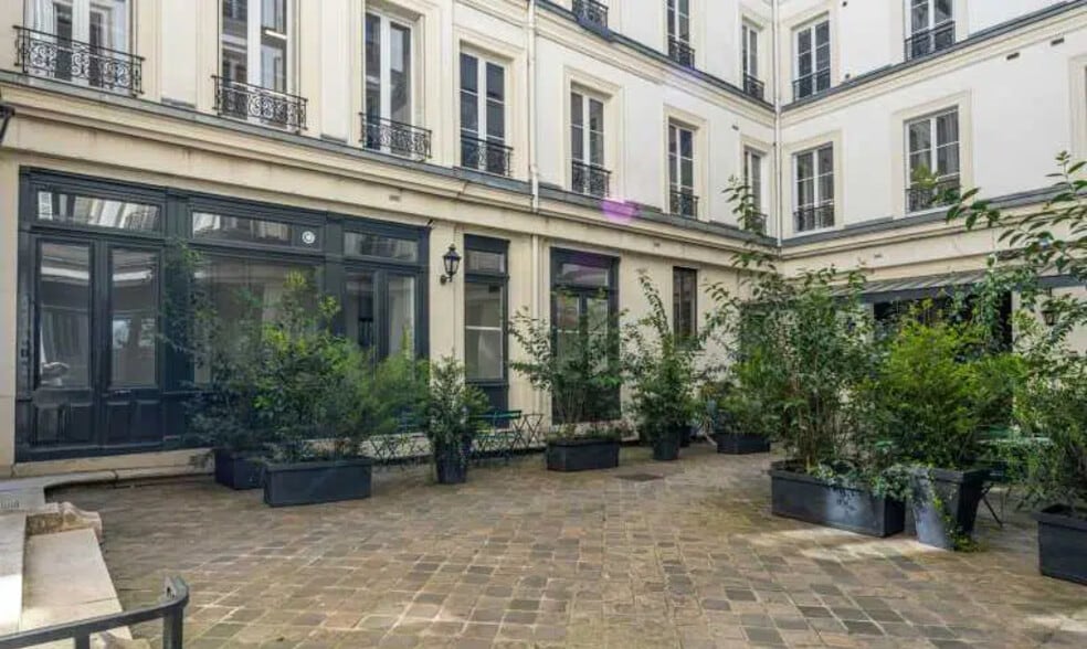 105 Rue La Fayette, Paris for lease - Building Photo - Image 2 of 7