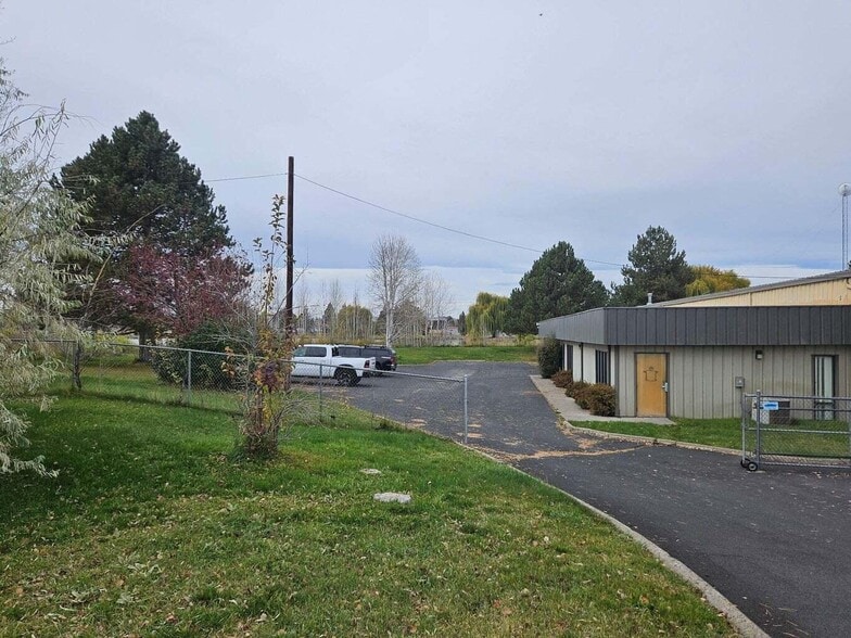 975 SW 1st St, Redmond, OR for sale - Building Photo - Image 3 of 3