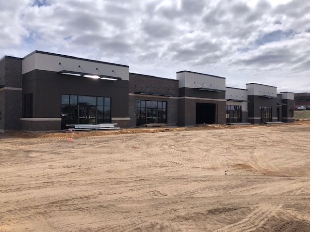 1451 Bluestem Blvd, Altoona, WI à louer - Photo du bâtiment - Image 3 de 6