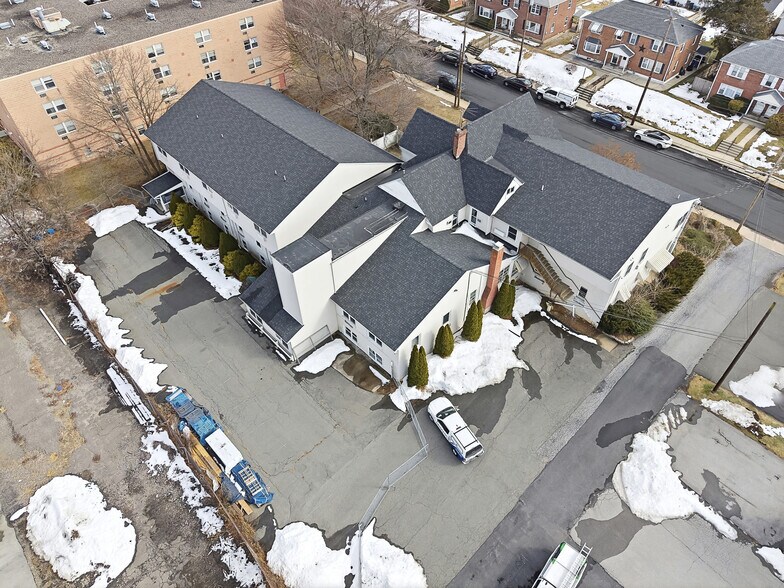659 Broad St, Emmaus, PA à vendre - Photo du bâtiment - Image 3 de 46