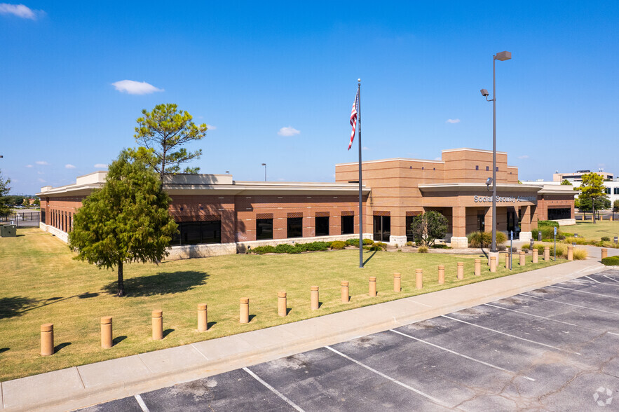 4750 S Garnett Rd, Tulsa, OK à vendre - Photo du bâtiment - Image 1 de 1