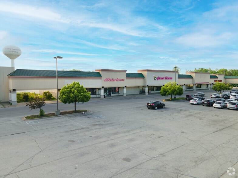 13001-13085 S Ashland Ave, Calumet Park, IL for lease - Building Photo - Image 3 of 7