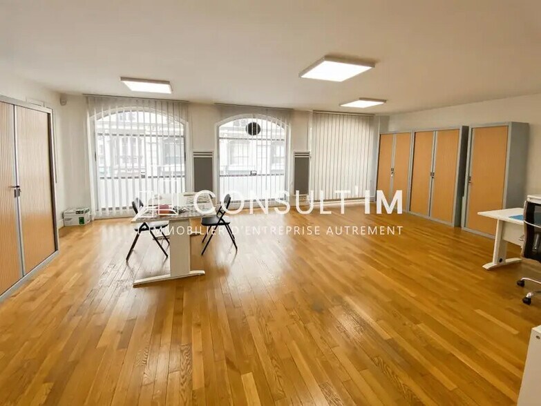 Rue Des Immeubles Industriels, Paris for lease - Building Photo - Image 2 of 9