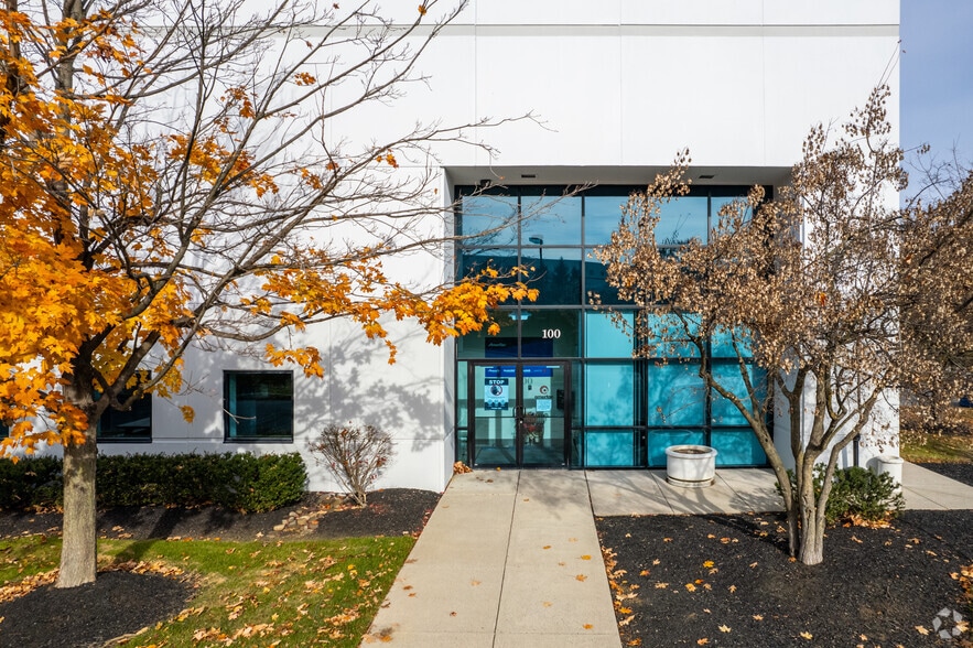 250 Boulder Dr, Breinigsville, PA for lease - Building Photo - Image 3 of 5