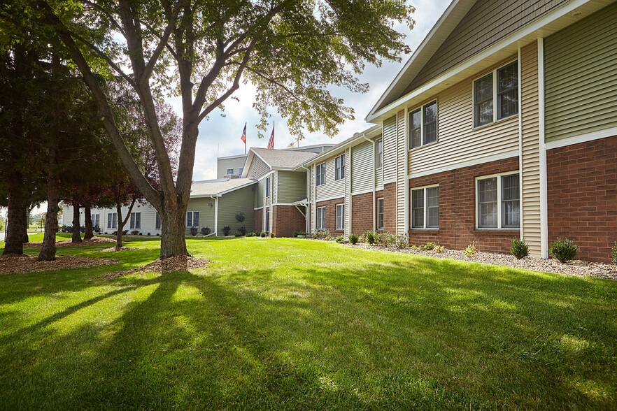 100 W 76th St, Davenport, IA for sale - Building Photo - Image 3 of 22