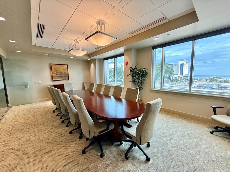 300 32nd St, Virginia Beach, VA à louer - Photo intérieure - Image 2 de 8