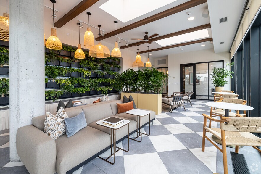 250 Portland Ave, Minneapolis, MN à louer - Photo intérieure - Image 2 de 105