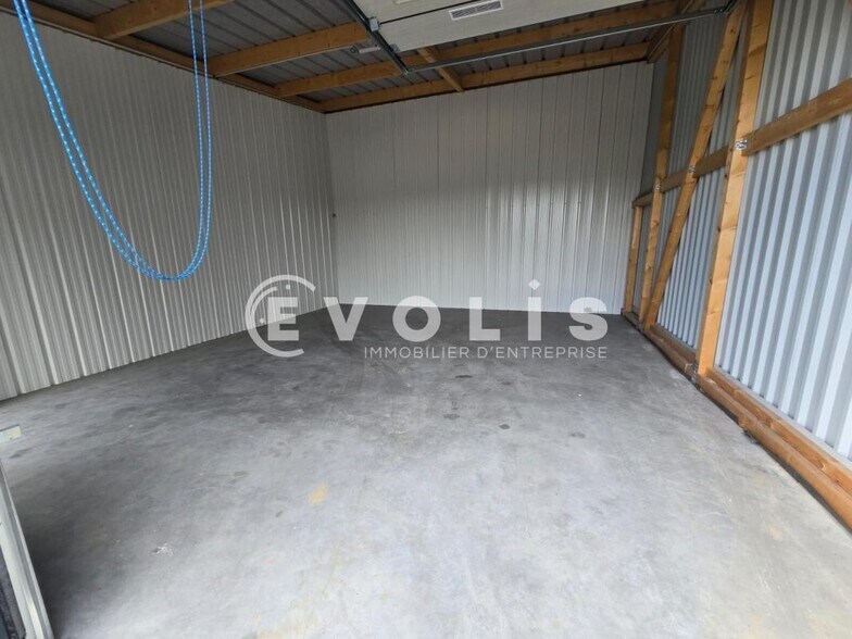 Industrial in Saint-Germain-lès-Arpajon for lease - Interior Photo - Image 2 of 6