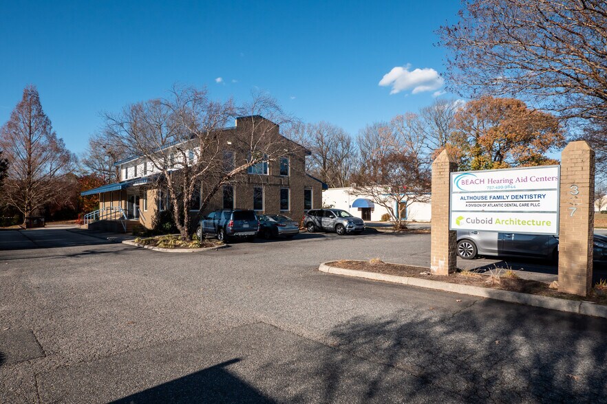 337 Edwin Dr, Virginia Beach, VA à louer - Photo du bâtiment - Image 2 de 5