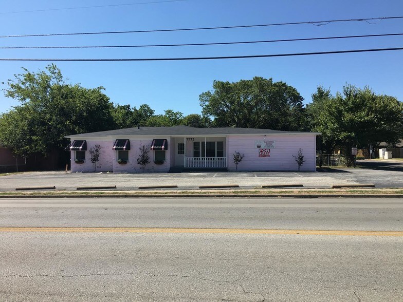 7272 Glenview Dr, North Richland Hills, TX à vendre - Photo du bâtiment - Image 2 de 5