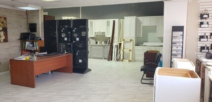 2801 Juniper St, Fairfax, VA for lease Interior Photo- Image 1 of 10