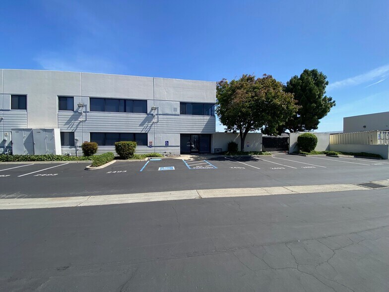 2493 Technology Dr, Hayward, CA à vendre - Photo du bâtiment - Image 3 de 12