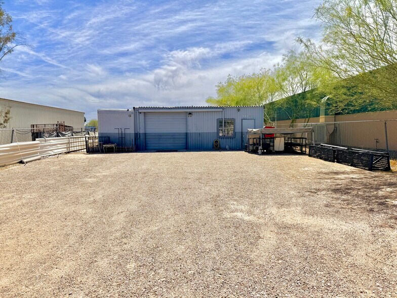 15329 S Sunland Gin Rd, Arizona City, AZ à vendre - Photo du bâtiment - Image 2 de 3