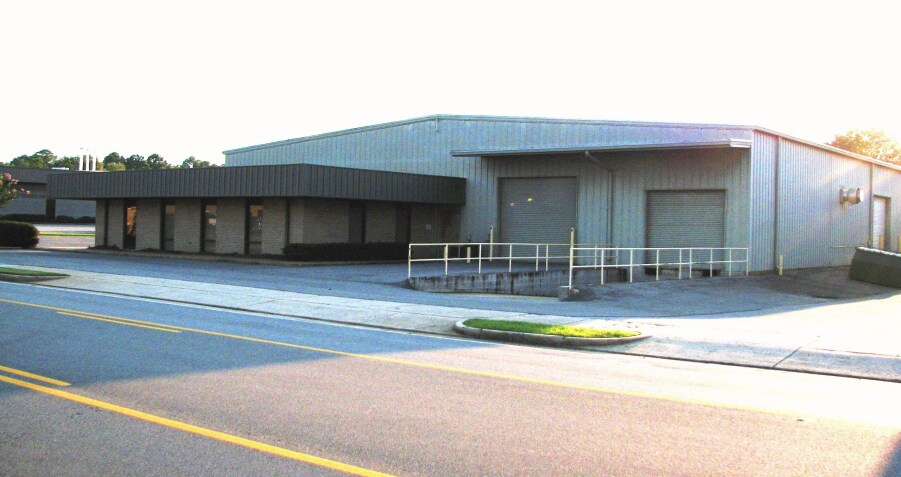 854 Lakeside Dr, Mobile, AL for lease Building Photo- Image 1 of 5