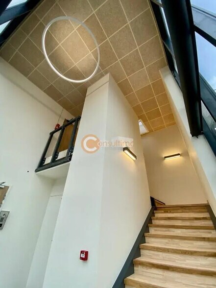 Bureau dans Cenon à louer - Photo intérieure - Image 2 de 6