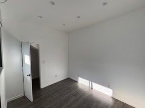 3601-3609 1/2 W Magnolia Blvd, Burbank, CA à louer Photo intérieure- Image 2 de 4