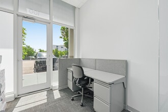 1300 S Dixie Hwy, Lantana, FL for lease Interior Photo- Image 1 of 2