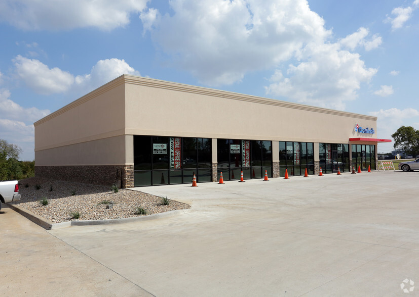 1020 Highway 377 N, Whitesboro, TX for lease - Primary Photo - Image 1 of 6