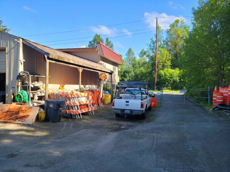 816 99th St E, Tacoma, WA à vendre - Photo du bâtiment - Image 3 de 5