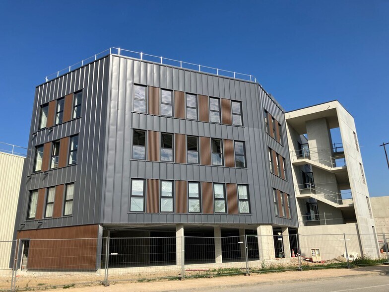 470 Rue Des Valets, Montluel à vendre - Photo du bâtiment - Image 2 de 3