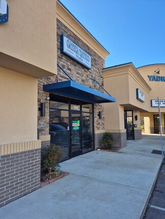 Plus de détails pour 5447 Yadkin Rd, Fayetteville, NC - Commerce de détail à louer