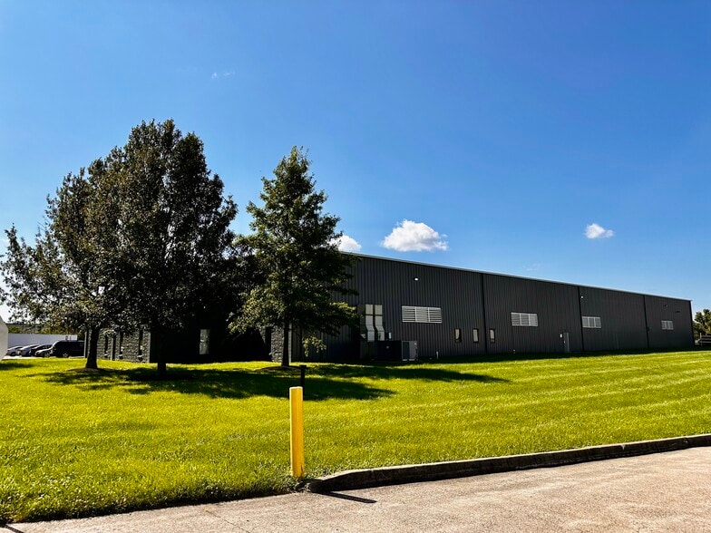 1225 Enterprise Dr, Winchester, KY for lease - Building Photo - Image 2 of 9