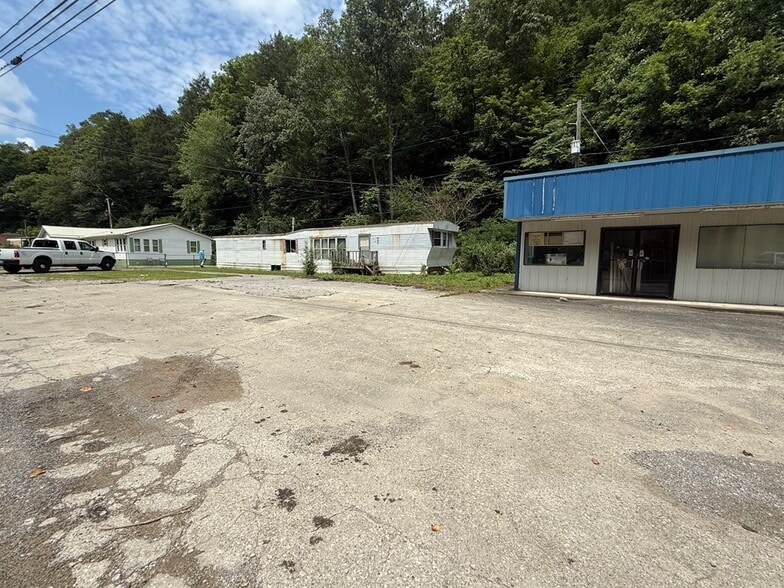 6451 Old KY Highway 80, Avawam, KY à vendre - Photo du bâtiment - Image 2 de 3