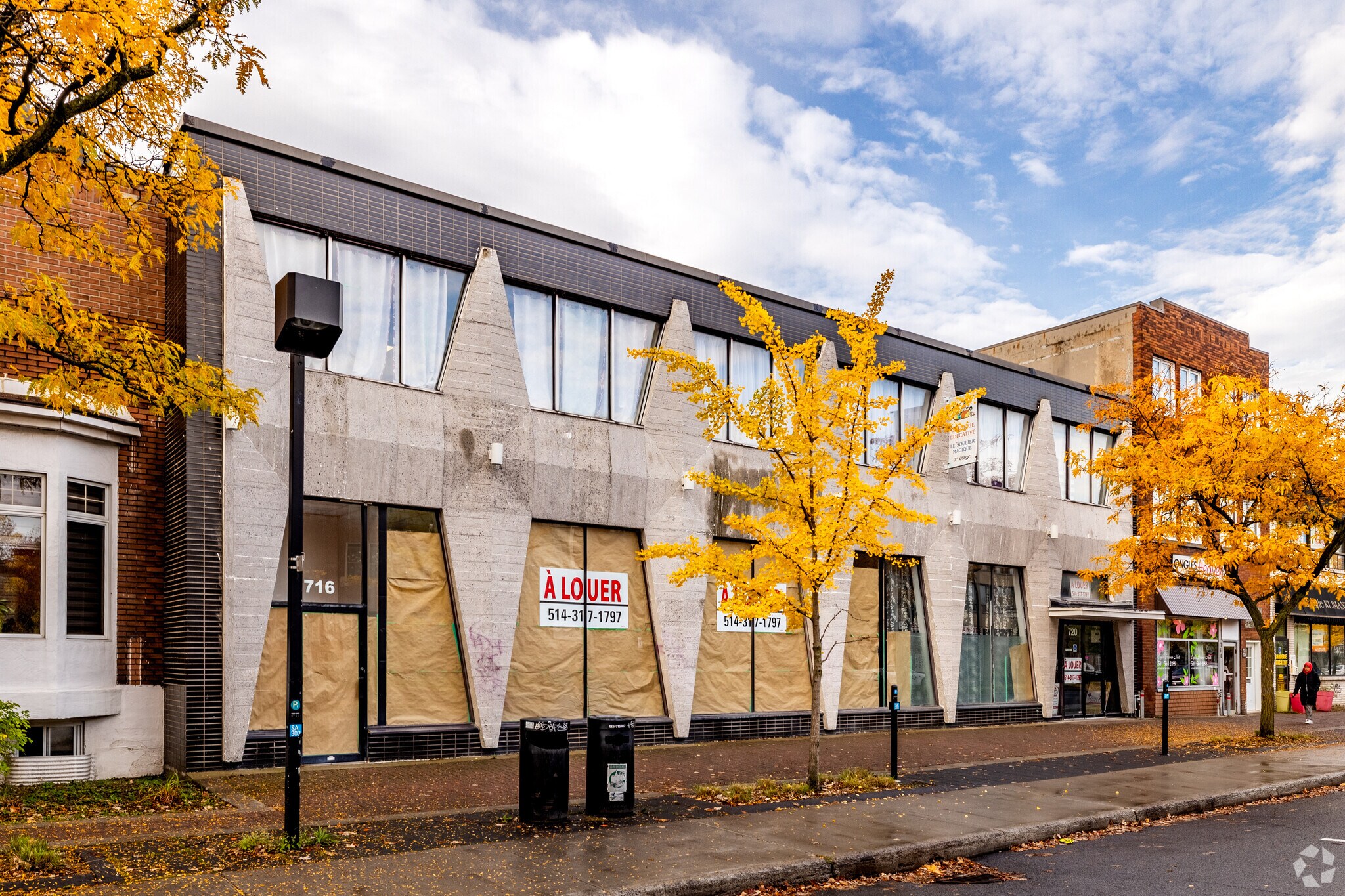 716-720 Boul Décarie, Montréal, QC for sale Primary Photo- Image 1 of 1