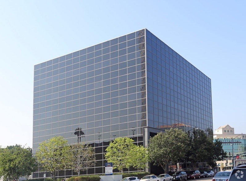 4000 W Alameda Ave, Burbank, CA à louer - Photo du bâtiment - Image 2 de 7