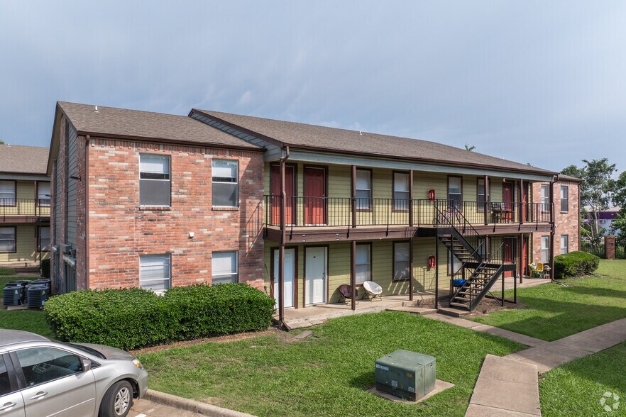 1600 LaSalle Dr, Sherman, TX à vendre - Photo du bâtiment - Image 2 de 23