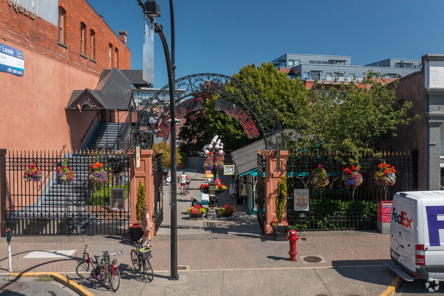 560 Johnson St, Victoria, BC à louer - Photo du bâtiment - Image 3 de 13