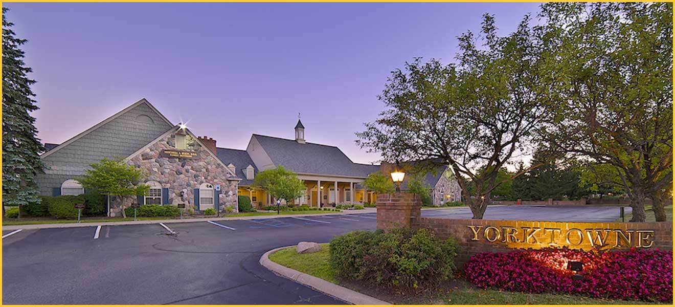 5777 W Maple Rd, West Bloomfield, MI à vendre Photo du bâtiment- Image 1 de 1