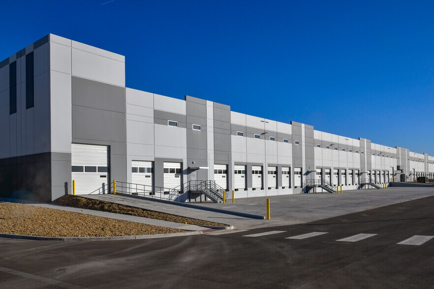 17754 Spinnaker Way, Broomfield, CO à louer - Photo du bâtiment - Image 3 de 18