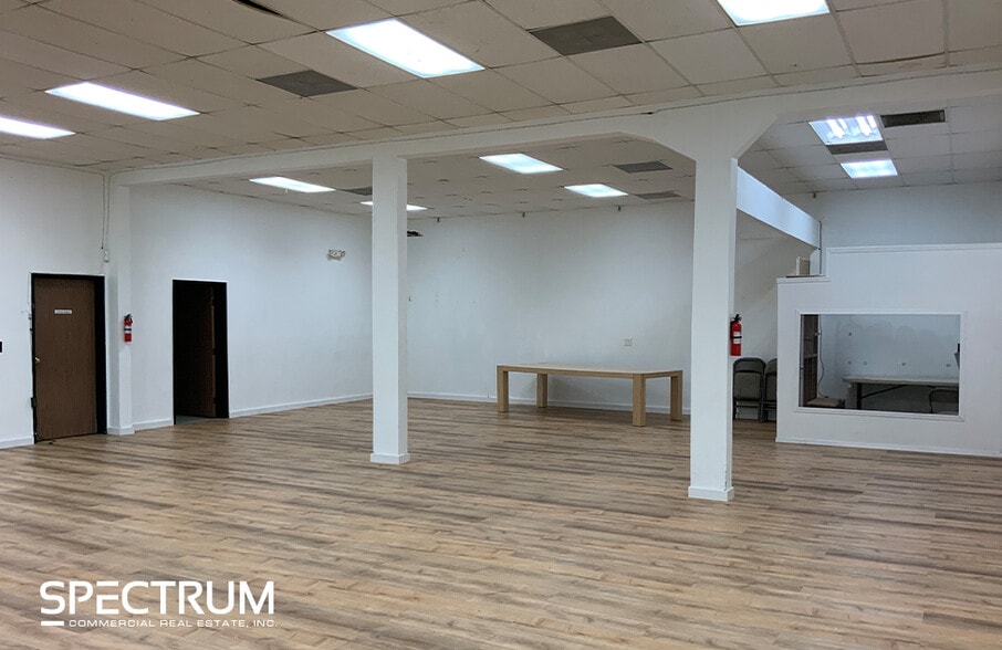 26881-26883 Ruether Ave, Santa Clarita, CA à louer - Photo intérieure - Image 2 de 5