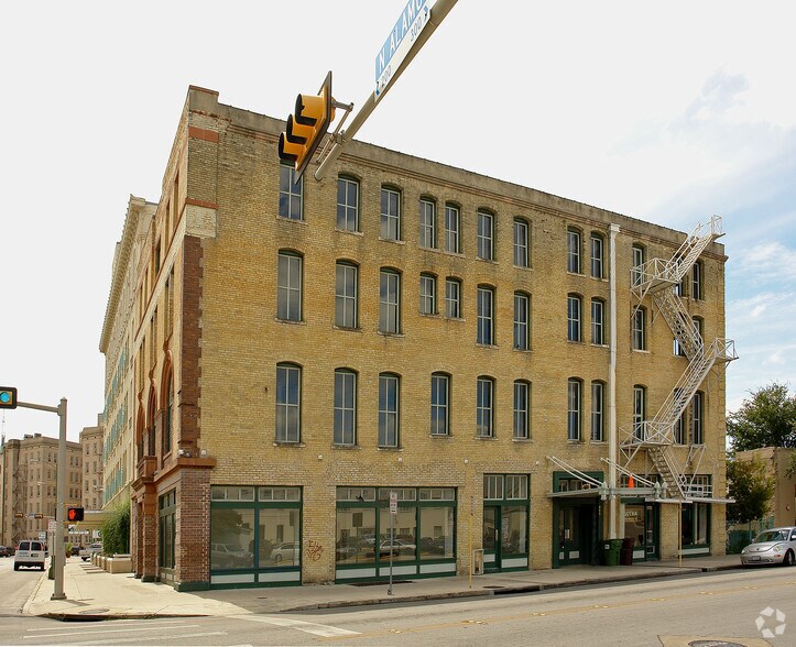 219 N Alamo St, San Antonio, TX à louer - Photo du bâtiment - Image 3 de 17