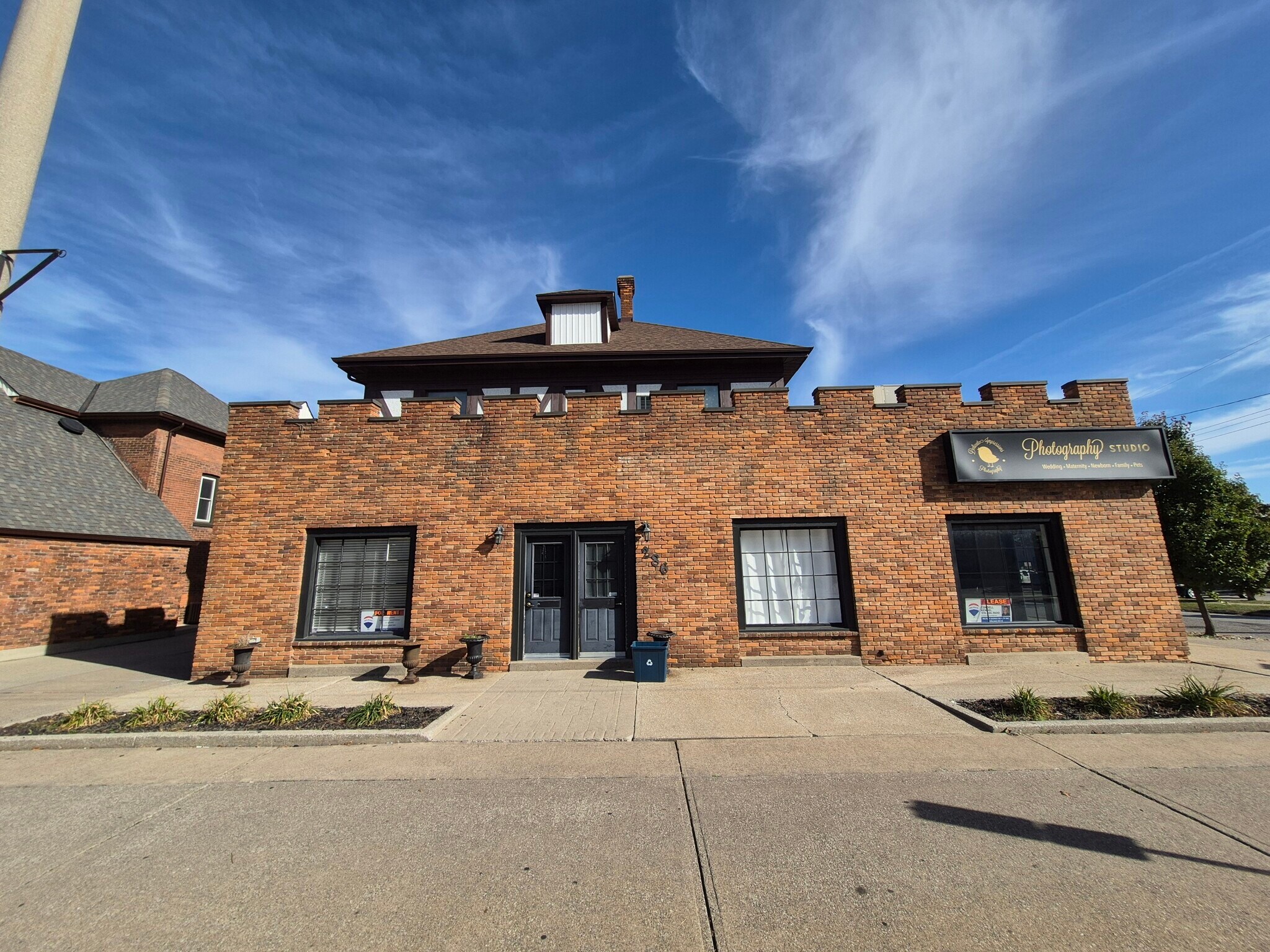 286 Christina St N, Sarnia, ON for lease Building Photo- Image 1 of 8