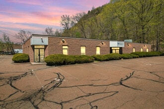 19 Lunar Dr, Woodbridge, CT for lease Interior Photo- Image 1 of 42