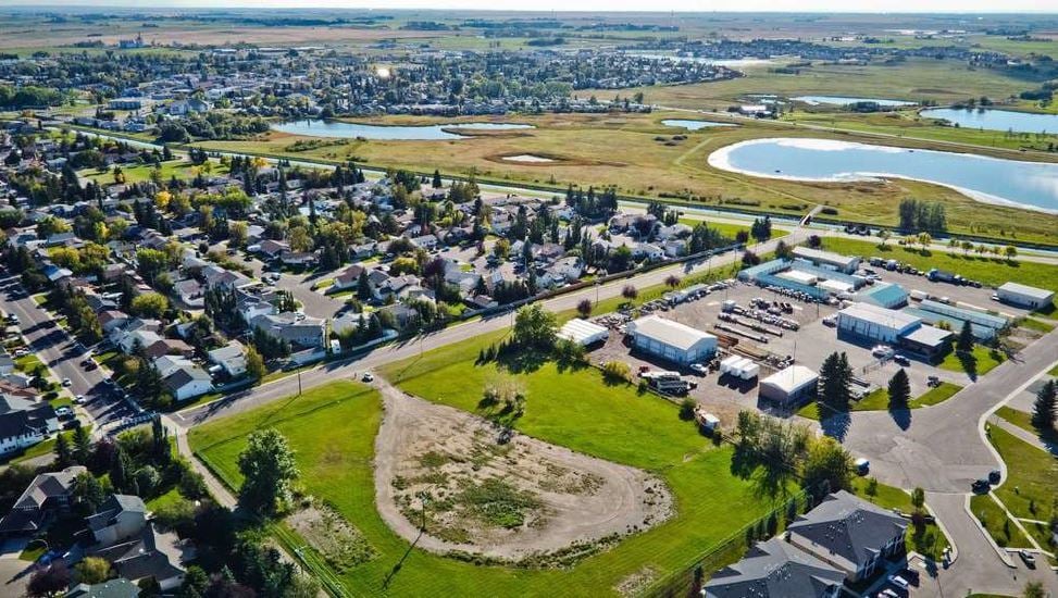 9 Bayside Pl, Strathmore, AB for sale - Aerial - Image 1 of 1
