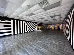 7105 Stonecrest Pky, Lithonia, GA for lease Interior Photo- Image 2 of 4